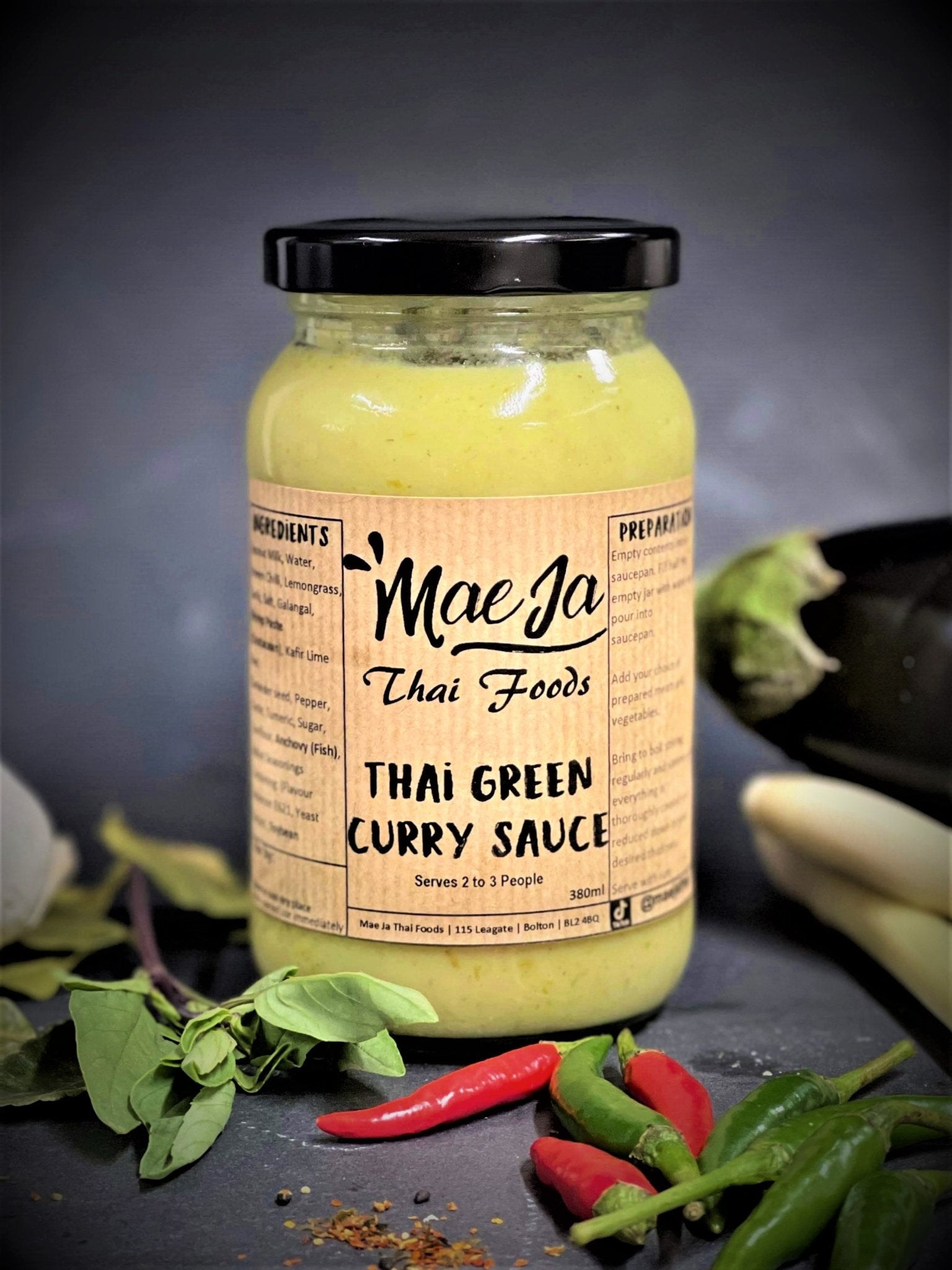 thai green curry sauce in a jar