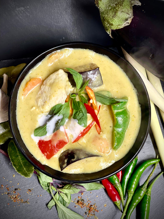 Thai green curry sauce. Thai green curry recipe. Thai green curry ingredients